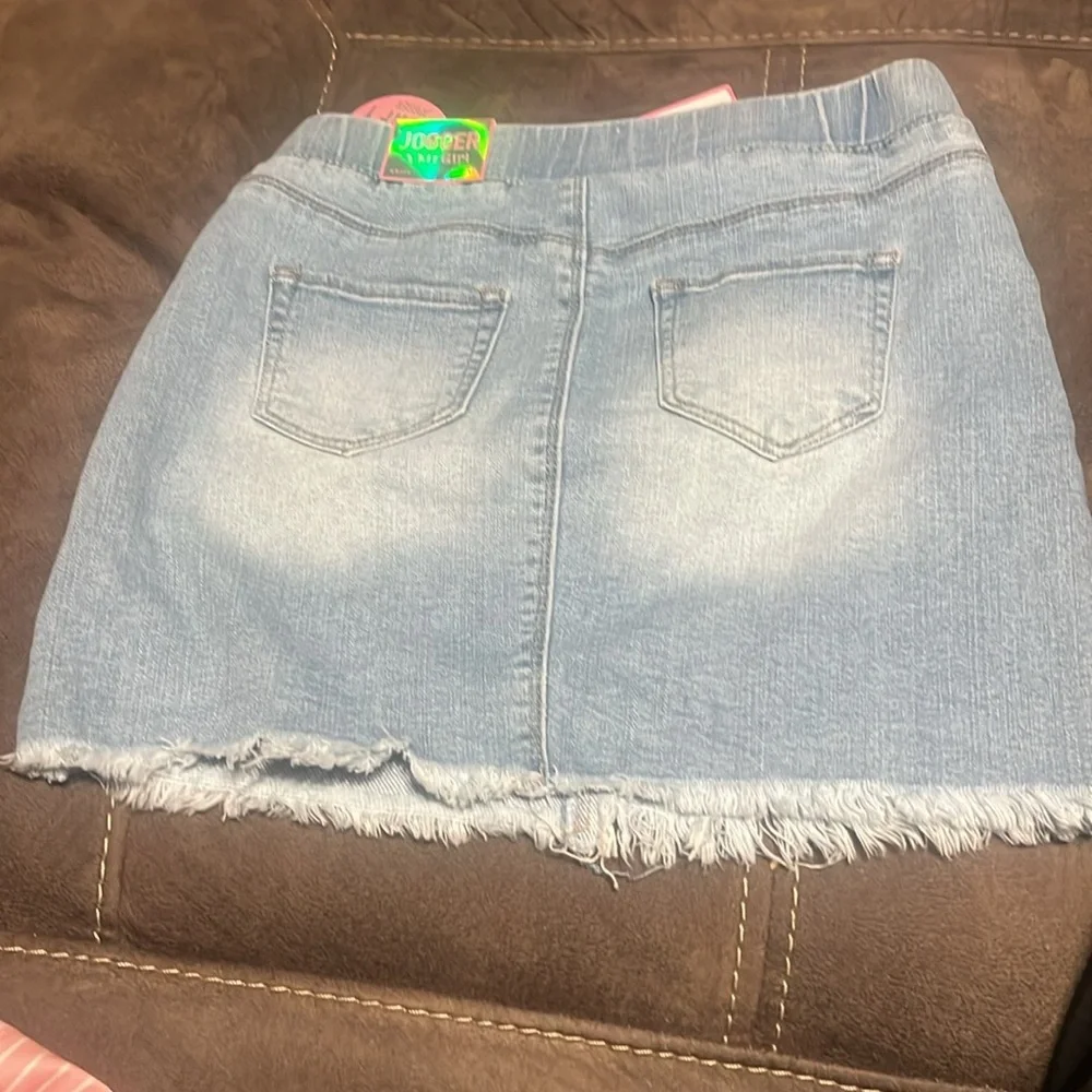 Brand new Girls Skirt - Picture 2 of 4